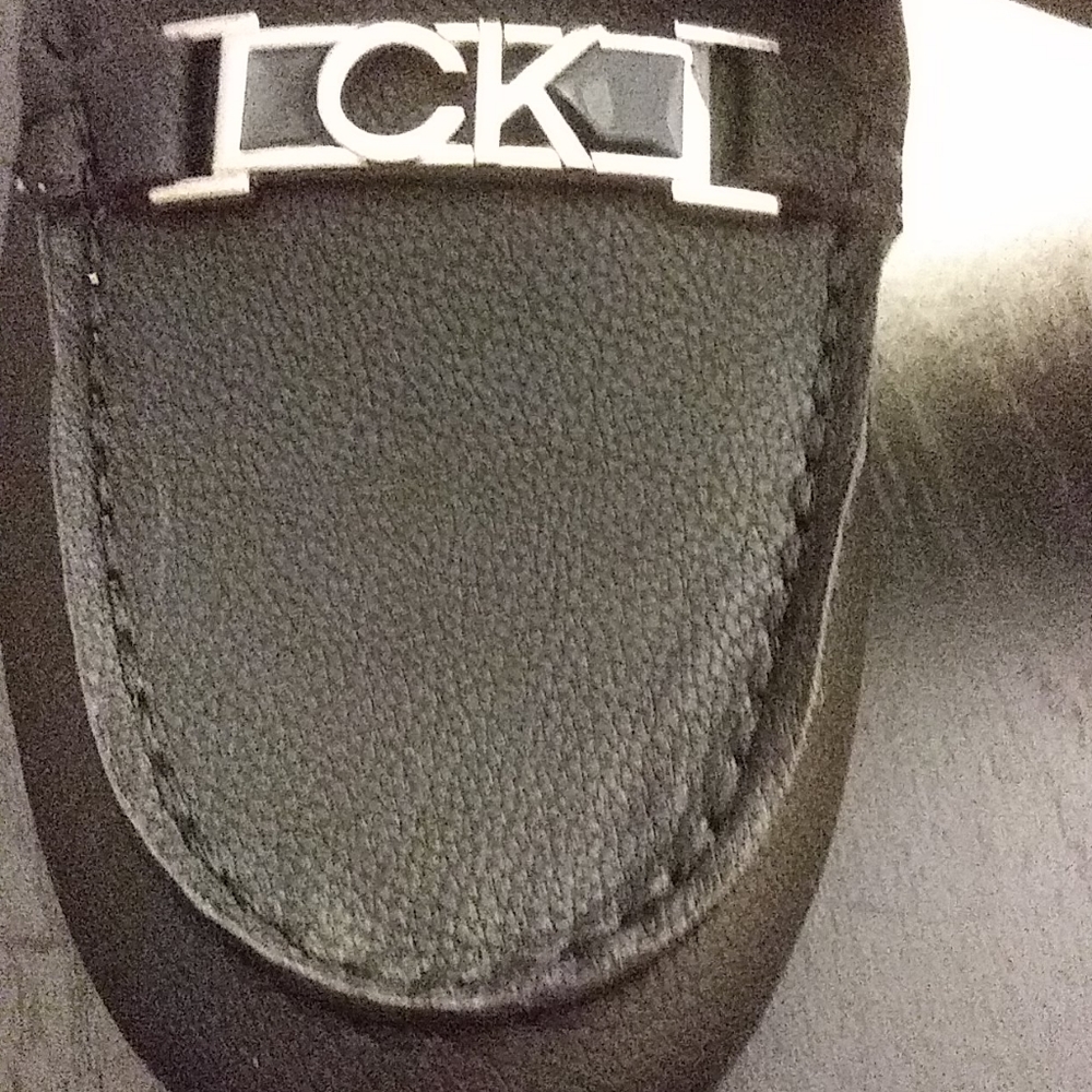 Shoes - Picture 6 of 8